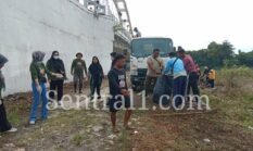 Kerja Bakti Forkopimcam Bersama Pemdes Trucuk dan Warga di Sekitar Jembatan Sosrodilogo