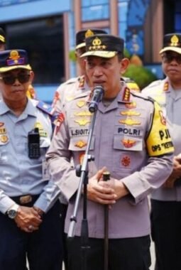 Kapolri Tinjau Terminal Purabaya Bungurasih, Pastikan Pengamanan dan Pelayanan Mudik Lebaran 2026