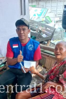 PBB Bojonegoro Kembali Berbagi di Kelurahan Karangpacar, Lansia dan Warga Kurang Mampu Jadi Prioritas