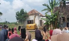 Viral, Rumah Yang Dibangun Dari Kiriman TKI Dibongkar Setelah Muncul Dugaan Perselingkuhan
