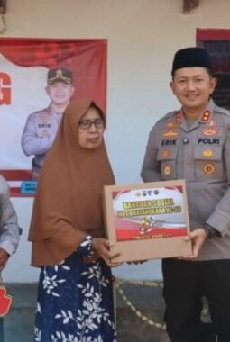 Sambut Hari Bhayangkara ke-80, Polres Magetan Renovasi Warung Bu Tiyem dan Salurkan Bantuan Modal Usaha