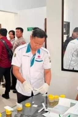 Bidpropam Polda Jatim Mitigasi Pelanggaran Anggota di Polres Magetan, Cek Senpi, Tes Urine hingga Judi Online